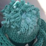 New Handcrafted Chunky Knit Ombré Scarf and Beanie Winter Accessory Set Photo 3