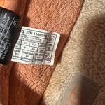 UGG  Tasman LTA quilted puffer slippers in orange, 9 Photo 10