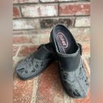 Klogs 🌻 Gray Size 7 Photo 3