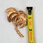 Vtg Palm Tree Brooch Beach Tropical Vacation Textured Unsigned MCM Coconut Girl Gold Photo 2