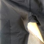 Lululemon  charcoal gray mesh side crop leggings women’s size 2‎ workout pants Photo 2