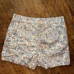 Loft  floral flat front normcore size 8 minimalist 6” shorts Photo 2