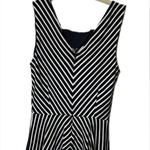 Banana Republic Sleeveless Chevron Stripe Peplum Top Black White Size 10 Photo 1