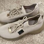 G by Guess Guess Los Angeles tan sneaker Photo 1
