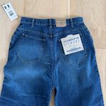 Liz Claiborne Jeans Straight Leg Medium Wash Size 14 NWT Photo 3