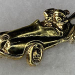 Vintage gold tone large racing car brooch Photo 0