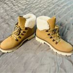 Red Dress Boutique Red Dress Kennedy In Step Lace Up Boots Faux Sherpa Faux Leather Khaki 7.5 Photo 7