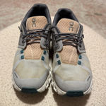 on cloud  5 Running Shoes Photo 0