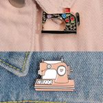 Set Of 2pcVintage Style Sewing Machine Brooch Color Design Badge‎ Black Photo 1