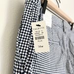 Talbots NWT Women’s Relaxed Chino Short Gingham Navy Blue White Size 14W Photo 5