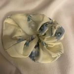 Scrunchie Yellow Photo 0