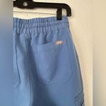 FIGS  High Waisted Yola Skinny Scrub Pants in capri blue sz small Photo 10