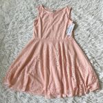 Magazine pink sleeveless scoop neck floral lace dress size Medium Photo 1