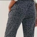 Cloth & Stone  gray leopard print drawstring jogger pants size xs Photo 7