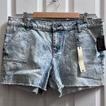 Kut From The Kloth NWT  Gerri Fray Jean Short 3 Inch Inseam Size 14 Acid Wash Photo 0