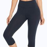 ✨ Bally Total Fitness Womens Tummy Control Capri Legging✨ Black Photo 0
