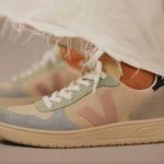 VEJA V-10 Multicolor Natural Babe Sneakers Photo 1