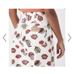 Wrangler  Read My Lips Print High Rise 652 Barrel Jean Rolling Stones 27 x 31 NWT Photo 5