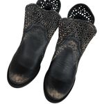 Circle G EUC  Laser Cut Leather Cut Ankle Boots Size 10 Photo 5