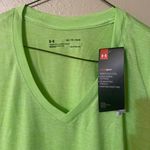 Under Armour NWT  Hear Gear Loose Fit V-neck Shirt Photo 1
