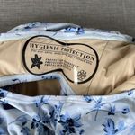 A pea in the pod Maternity Swimsuit Medium White Blue NEW Floral Ruffle Beach Photo 4