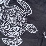 Black and White Patterned Sarong Size 0 Photo 7