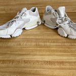 Reebok  Run.r 96 Sneakers in White Photo 7