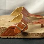 CL by Laundry CL LAUNDRY WOMENS SIZE 10 CARAMEL COLOR FAUX ALLIGATOR THONG STRAP HEEL Photo 0