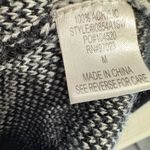 Black Diamond Pattern Sweater sz M Size M Photo 5