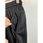 Brand New Outdoor Voices Women's XS Black Rec Mesh 5" Shorts Photo 5