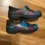 Crocs  Women’s Size 9 Neria Pro ll Work Shoes Black Paisley Slip Resistant Nurse Photo 3