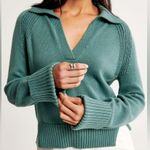 Abercrombie & Fitch Notch Neck Sweater in teal. L worn once Photo 2