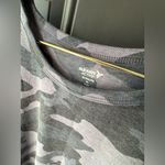 Old Navy NWT  active Camouflage Sleeveless tank top Tee Photo 1