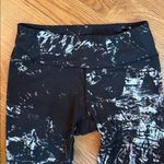 Alo Yoga  High-Waist Leggings Black White Marble Print Size M Photo 2