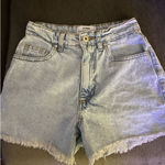 Cotton On  Mom Jean High Rise Light Wash Blue Jean Shorts Frayed Hem Casual Photo 0