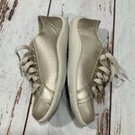 DR. SCHOLLS WOMENS GOLD LACE FASHION SNEAKERS COMFORTABLE CASUAL SHOES Size 8 Photo 3