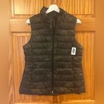 Old Navy  Size Medium Frost-Free Green Camouflage Quilted Puffer Vest NWT Photo 2