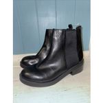 Steve Madden Gloryy Chelsea Boot Black Leather Pull On Ankle Bootie Size 7.5 Photo 1