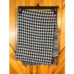 D&Y  Softer Than Cashmere Black White Herringbone Scarf Fringe (5957) Photo 1