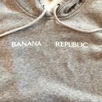 Banana Republic  women’s sweatshirt hoodie light Gray Star Size Small SOFT! Photo 2