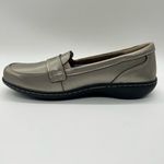 IUY‎ Loafers Womens 10 Silver Leather Casual Slip On Penny Loafers Comfort NEW Photo 3
