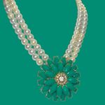 Elegant Pearl and Green Floral Necklace Photo 6