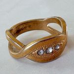 Gold tone Gold Tone Metal Band Ring w/ Clear Rhinestone Accents Avon Size 5 Photo 2