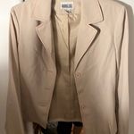 Robbie Bee Blazer Photo 0