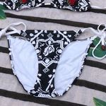 Black and white bikini with embroidered roses Photo 0