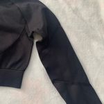 ECHT  women's medium crop black long sleeve work out top athletic gym lulu work o Photo 4