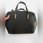 Vera Pelle Black 100% leather cross body bag with gold hardware and zip closure Photo 4