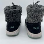 Ryka Faux Fur Lined Snow Boots. Size 9M. In excellent condition! Photo 2