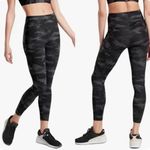 Athleta Black Grey Camo Ultimate 7/8 Tight Leggings Small High Waist Pocket Logo Photo 1