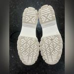 Converse  Mountain Club Chuck Taylor All Star Lugged Women’s Leather HighTop  6.5 Photo 6